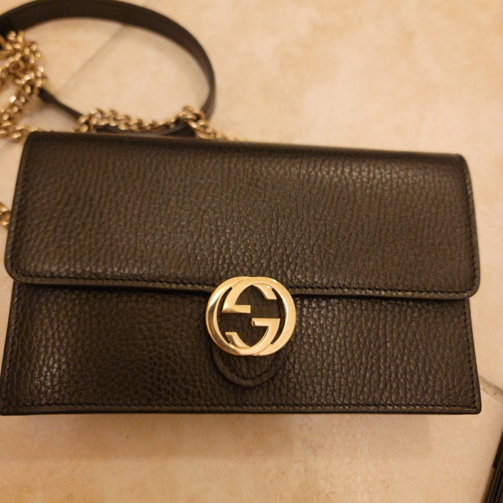 Gucci Wallet on Chain